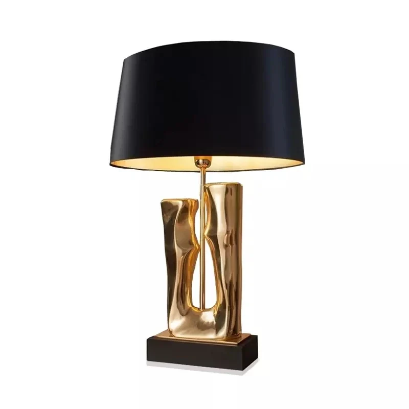 Stellan Lampe – Visueller Komfort in Gold & Schwarz – Elegante und skulpturale Ausführung