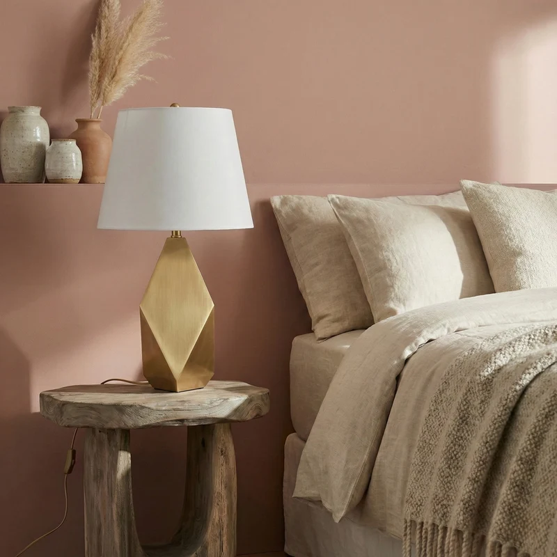 Nachttischlampe mit origineller Silhouette und sanfter Beleuchtung – Dorélis