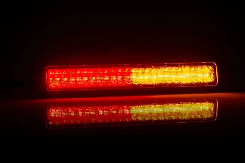 Fristom-Rücklichtleiste mit Brems-, Rück- und Blinker
