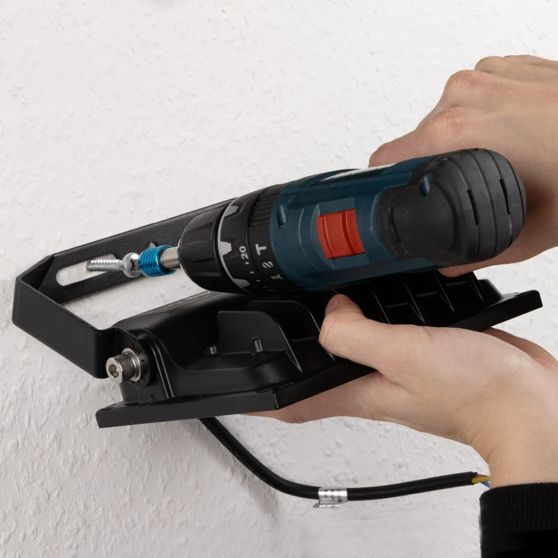 LED-Strahler 30W neutralweiß IP65 IK08 Schnellmontagebügel - LED's Light