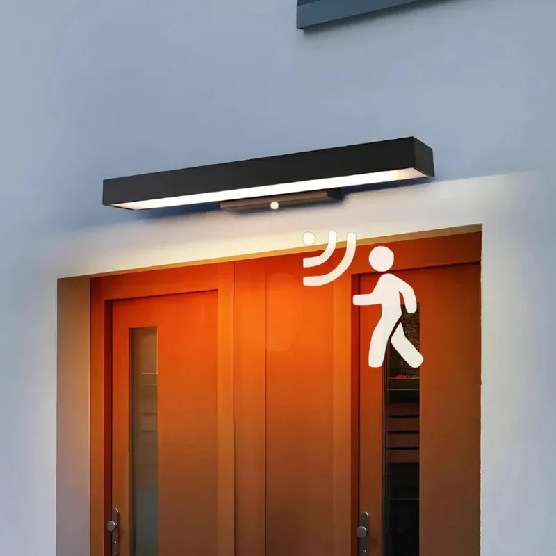 Moderne LED Außenwandleuchte mit Bewegungsmelder in Schwarz, IP65, 32–80 cm