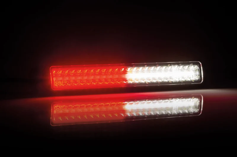 Fristom-Rücklichtleiste mit Nebel- und Rückfahrlicht