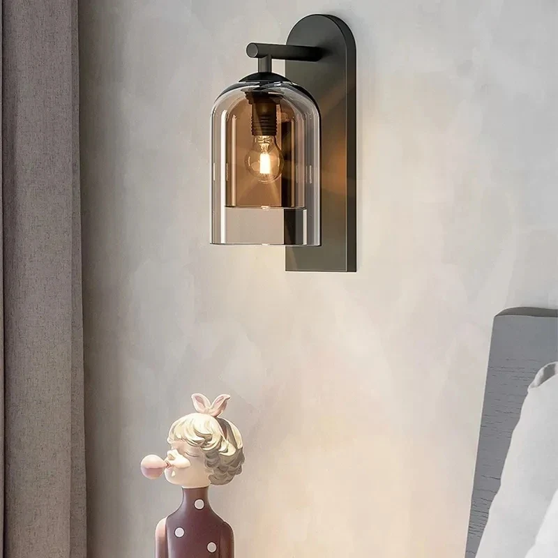Moderne und langlebige Wandleuchte – Aether