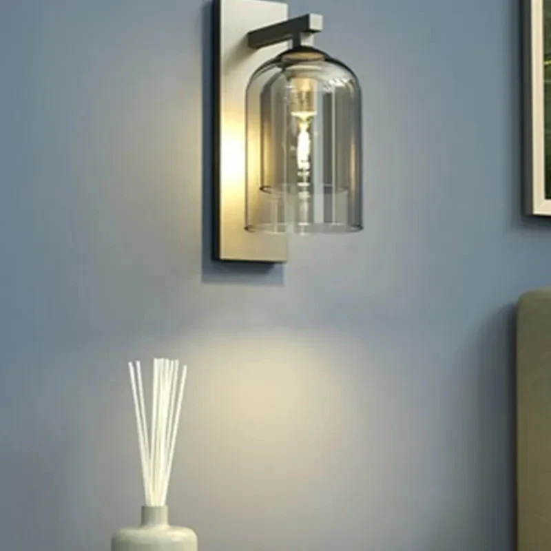 Moderne und langlebige Wandleuchte – Aether