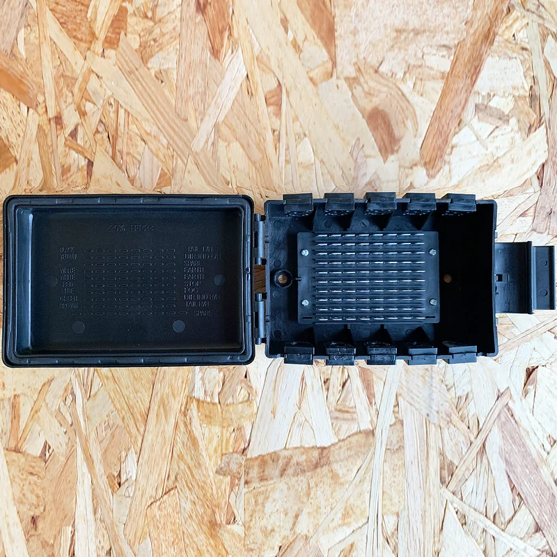 Anschlusskasten für Anhänger Blade-Typ
