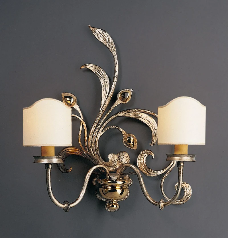 Casa Padrino Luxus Wandleuchte Antikgold B. 57 x H. 80 cm - Handgefertigte Wandleuchte aus Schmiedeeisen - Luxus Kollektion - Edel & Prunkvoll