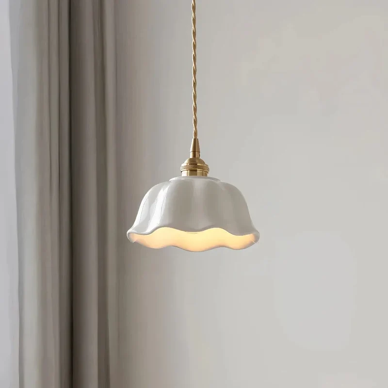 Wellenförmige weiße Keramik Hängeleuchte im Vintage Stil für Esszimmer
