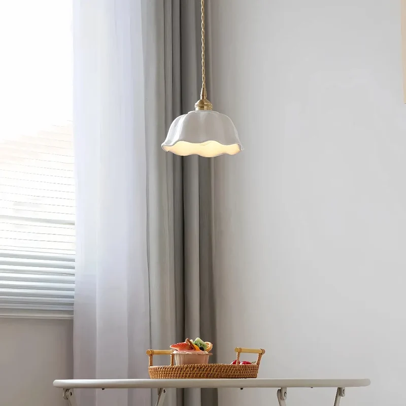 Wellenförmige weiße Keramik Hängeleuchte im Vintage Stil für Esszimmer