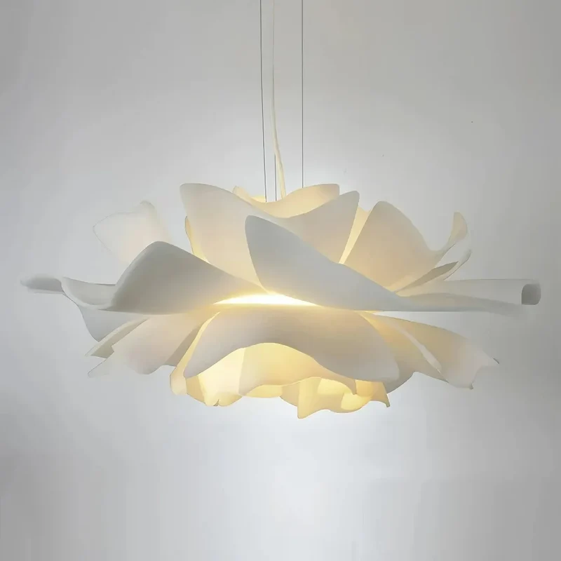 Weiße moderne Pendelleuchte in Blumenform für Esszimmer und Wohnzimmer