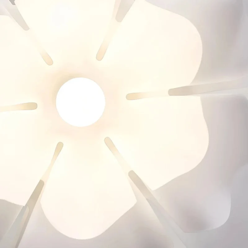 Weiße moderne Pendelleuchte in Blumenform für Esszimmer und Wohnzimmer