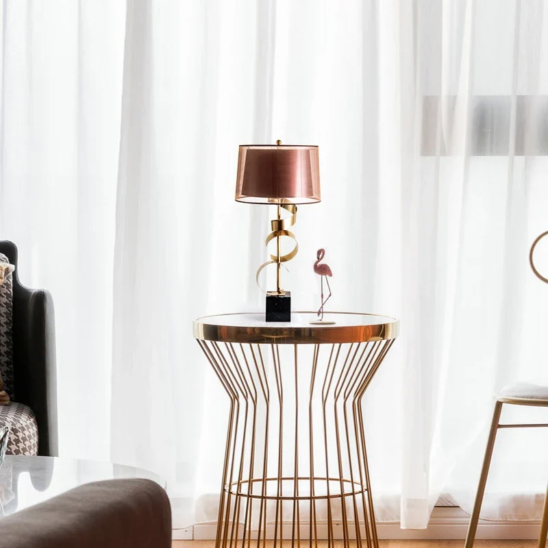 Elegante und minimalistische LED-Tischlampe im modernen Stil – Aéra
