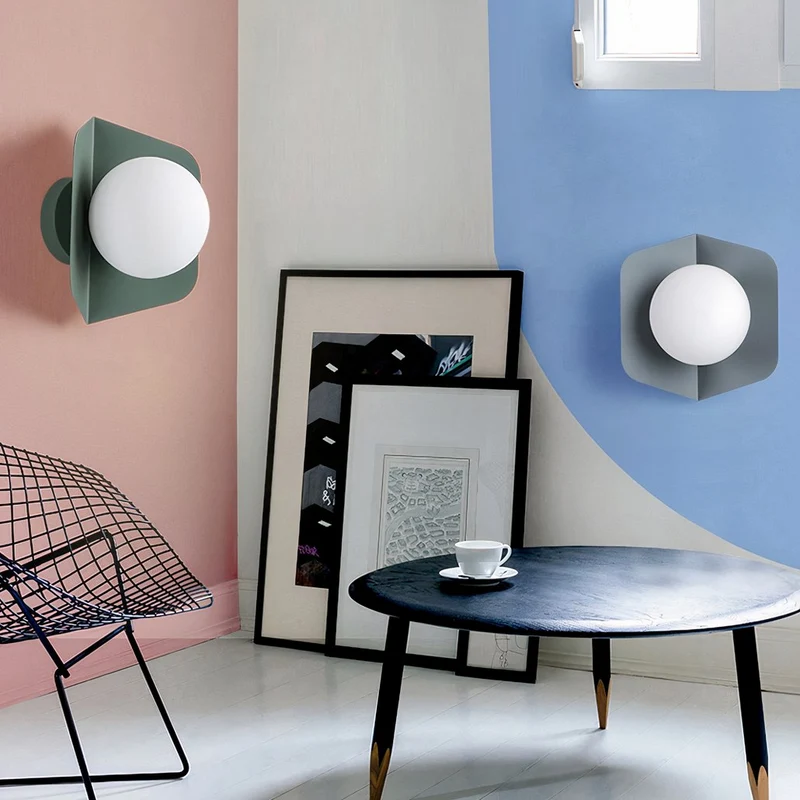 Skandinavische Morandi Wandleuchte in Kugelform