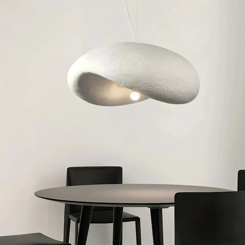 Designer-Pendelleuchte im Wabi-Sabi-Stil für das Esszimmer