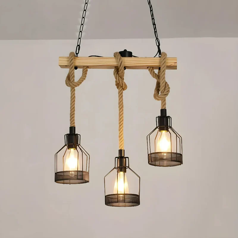 Pendelleuchte im Landhausstil aus Holz und Hanfseil für den Esstisch