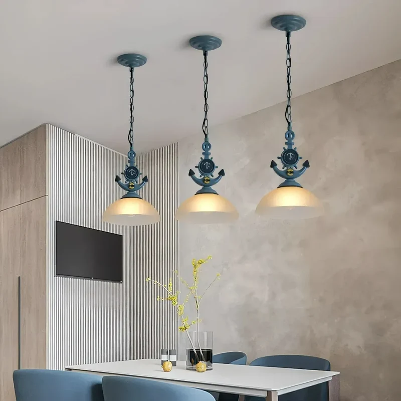 Pendelleuchte im Landhausstil aus Glas für das Esszimmer