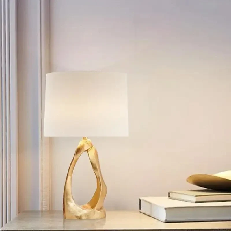 Flexible und praktische Nachttischlampe für täglichen Komfort – Célestia