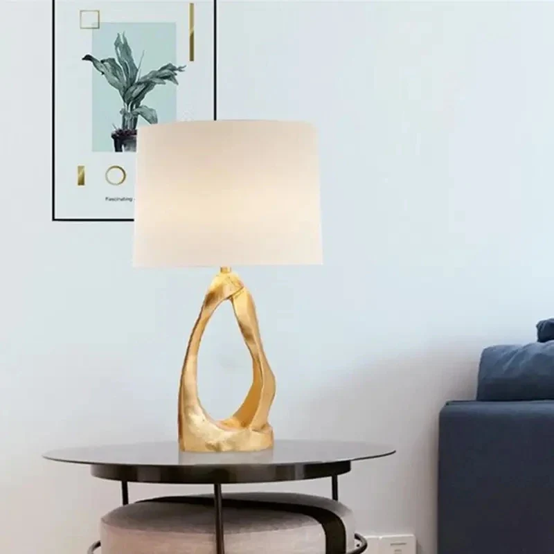 Flexible und praktische Nachttischlampe für täglichen Komfort – Célestia