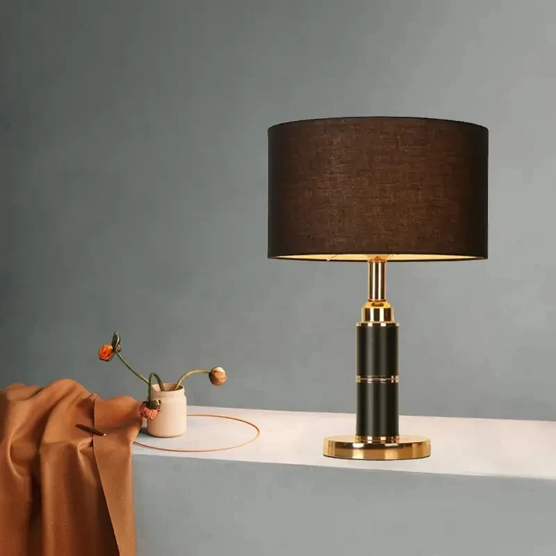 Nachttischlampe mit nordischem Design und zeitloser Eleganz – Sirocco
