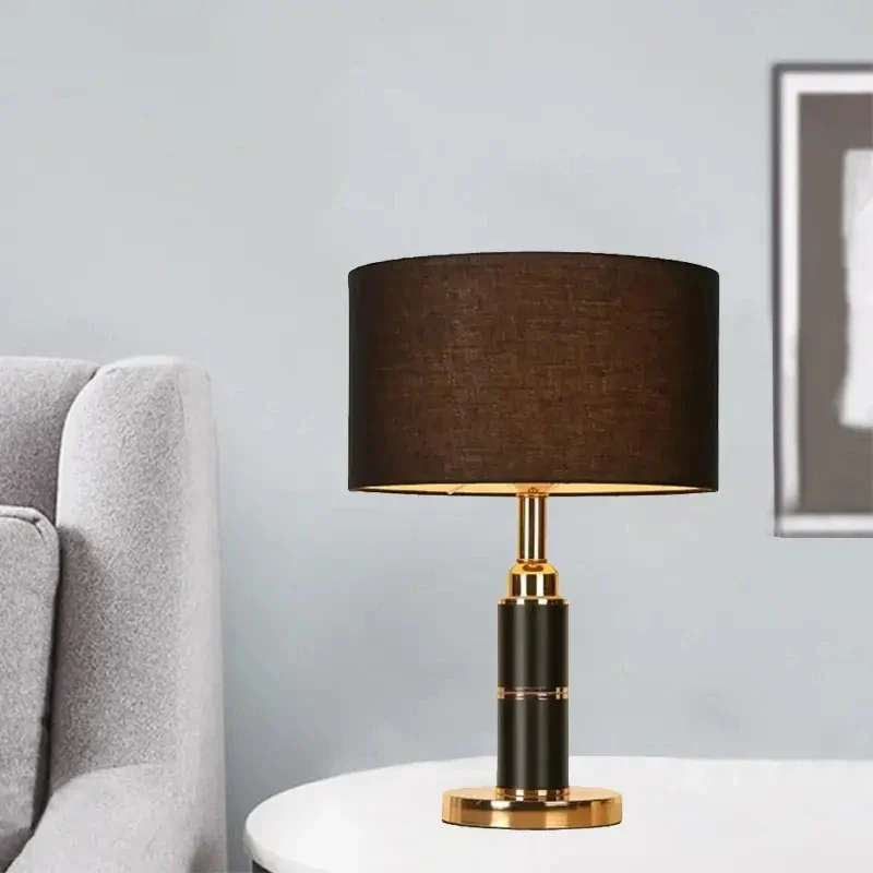 Nachttischlampe mit nordischem Design und zeitloser Eleganz – Sirocco