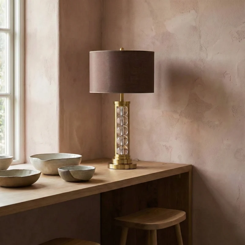 Moderne Nachttischlampe mit warmer und eleganter Atmosphäre – Saphira