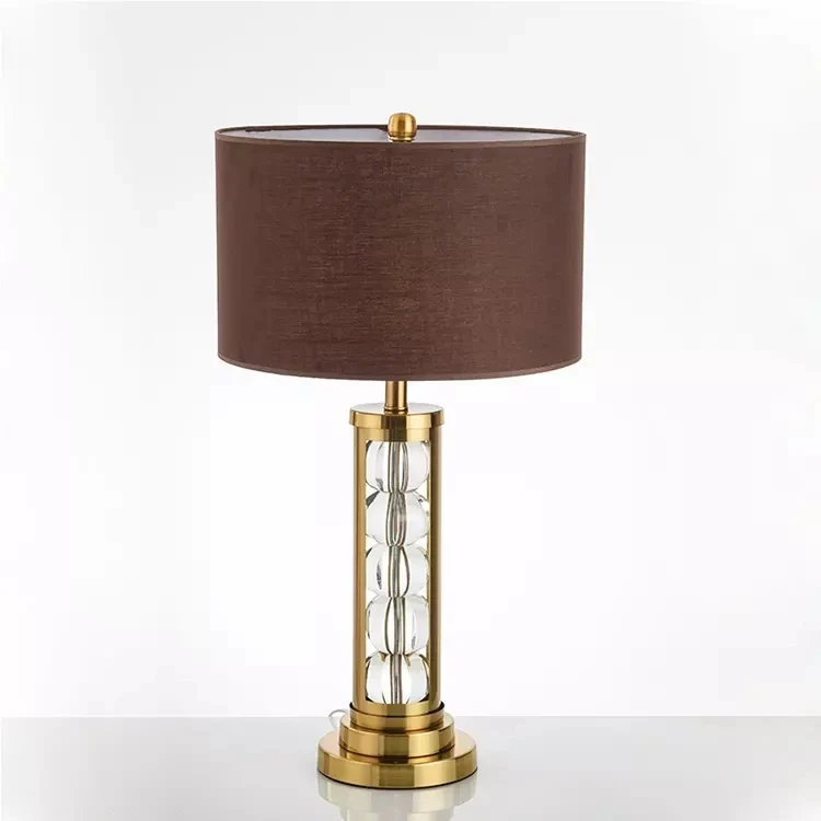 Moderne Nachttischlampe mit warmer und eleganter Atmosphäre – Saphira