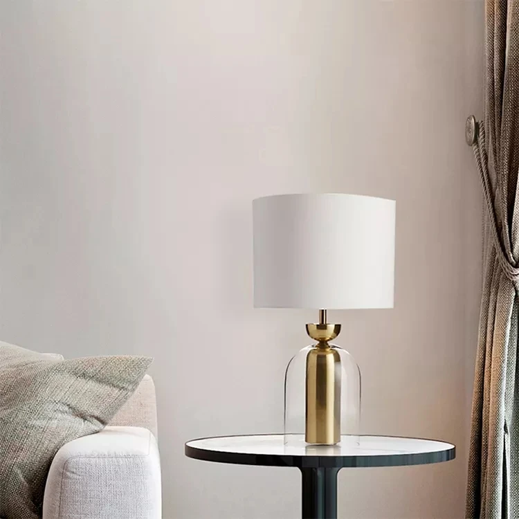 Moderne Tischlampe mit sanftem Licht und gemütlicher Atmosphäre – Lueur d'Ambre