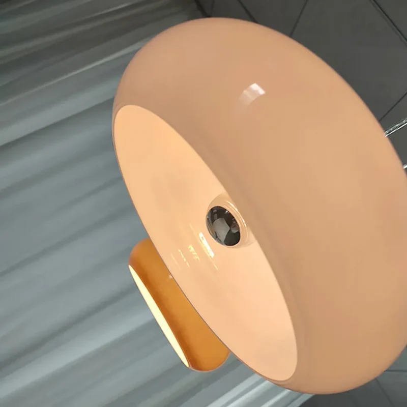 Bauhaus Pendelleuchte aus Glas fürs Esszimmer