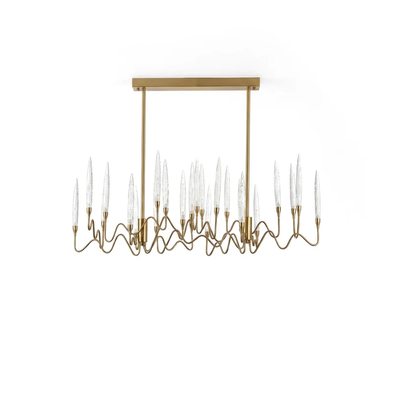 Skulpturaler Kronleuchter mit Chandelier-Inspiration und zartem Glanz – Plume