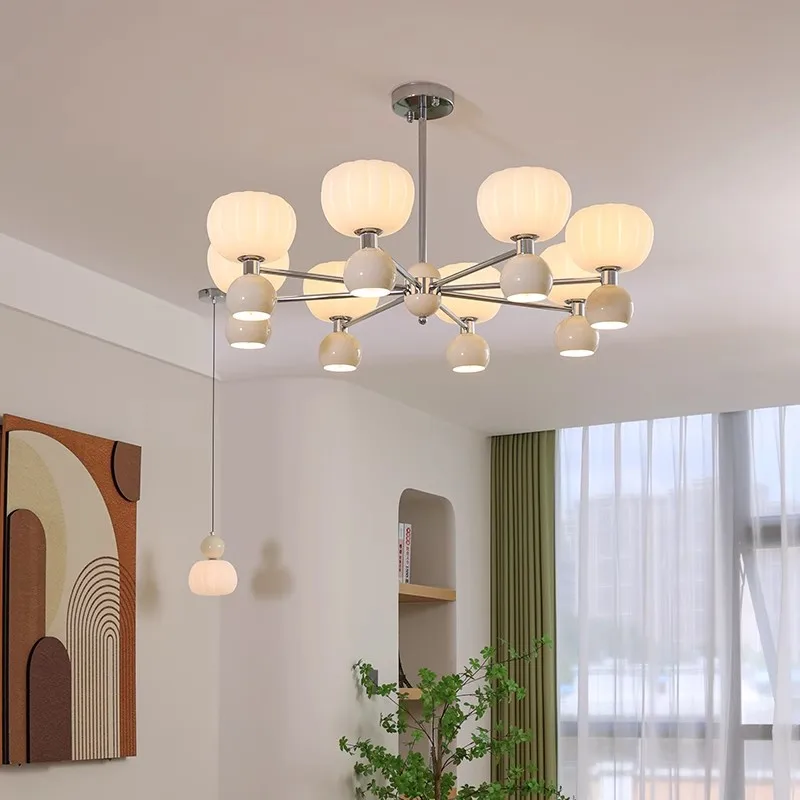 Zeitgenössische Deckenleuchte mit reinen Formen für eine ruhige Atmosphäre – Jardin