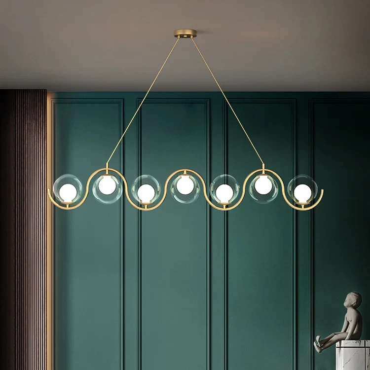 Design-Hängeleuchte mit Kugel aus Metall und Glas für gemütliche Atmosphäre – Althéa