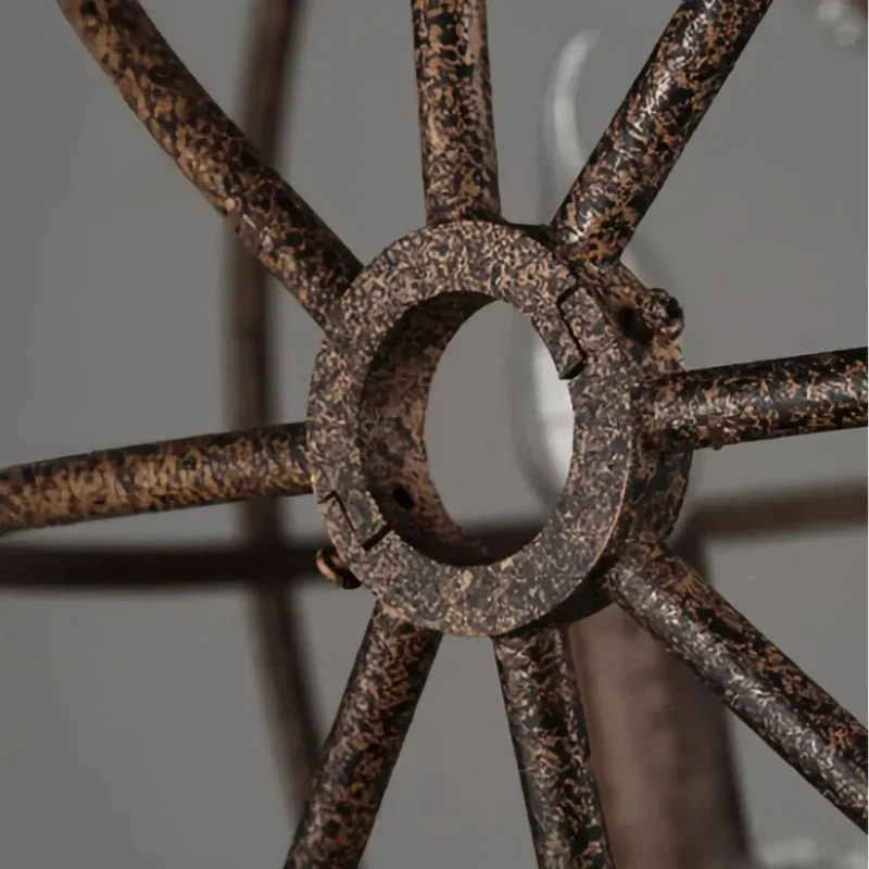 Shabby Vintage Kronleuchter aus Metall mit Kristallbesatz