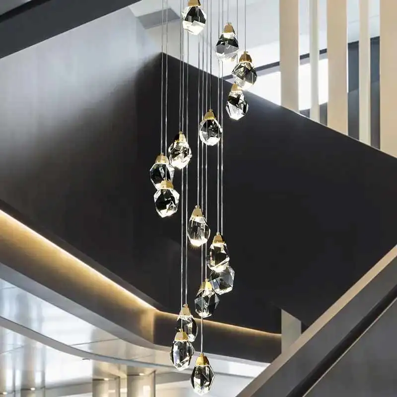 Elegante Hängeleuchte mit luxuriösen Kristallen & warmem Halo – Zénith