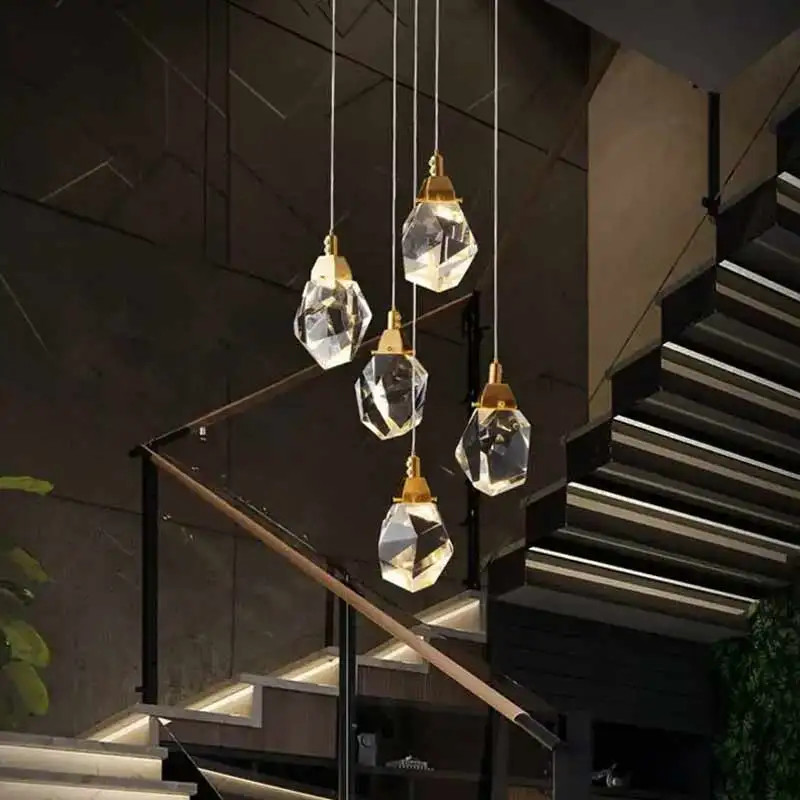 Elegante Hängeleuchte mit luxuriösen Kristallen & warmem Halo – Zénith
