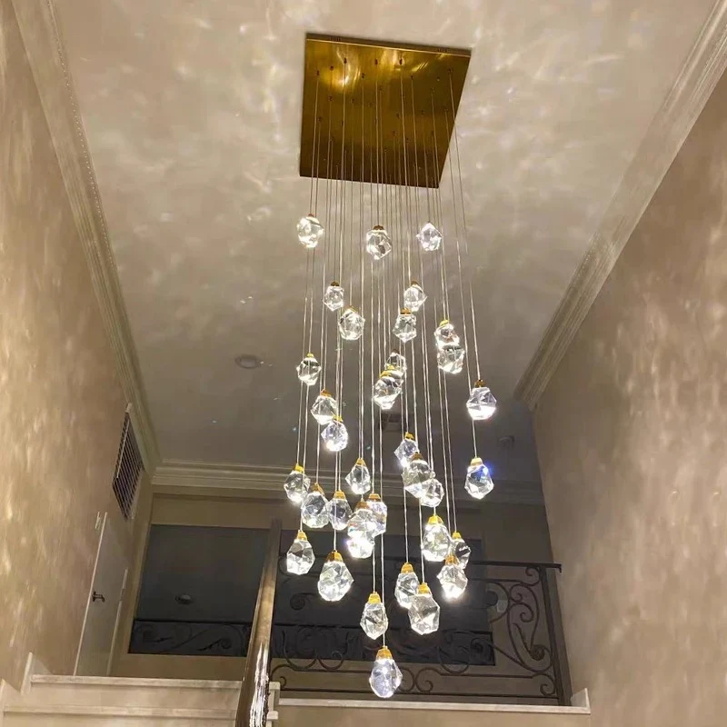 Elegante Hängeleuchte mit luxuriösen Kristallen & warmem Halo – Zénith