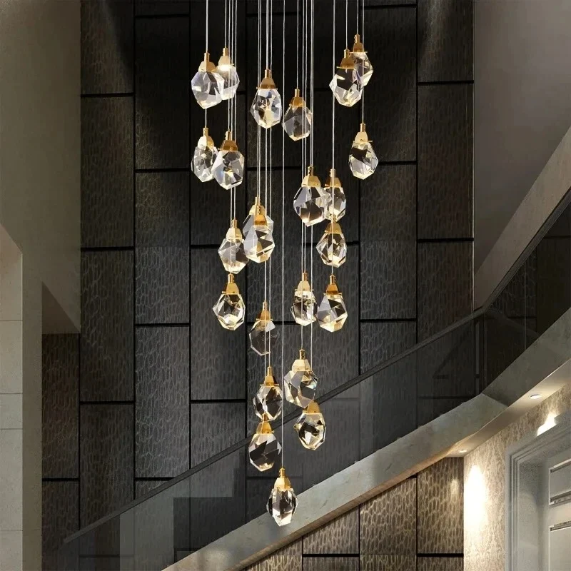Elegante Hängeleuchte mit luxuriösen Kristallen & warmem Halo – Zénith