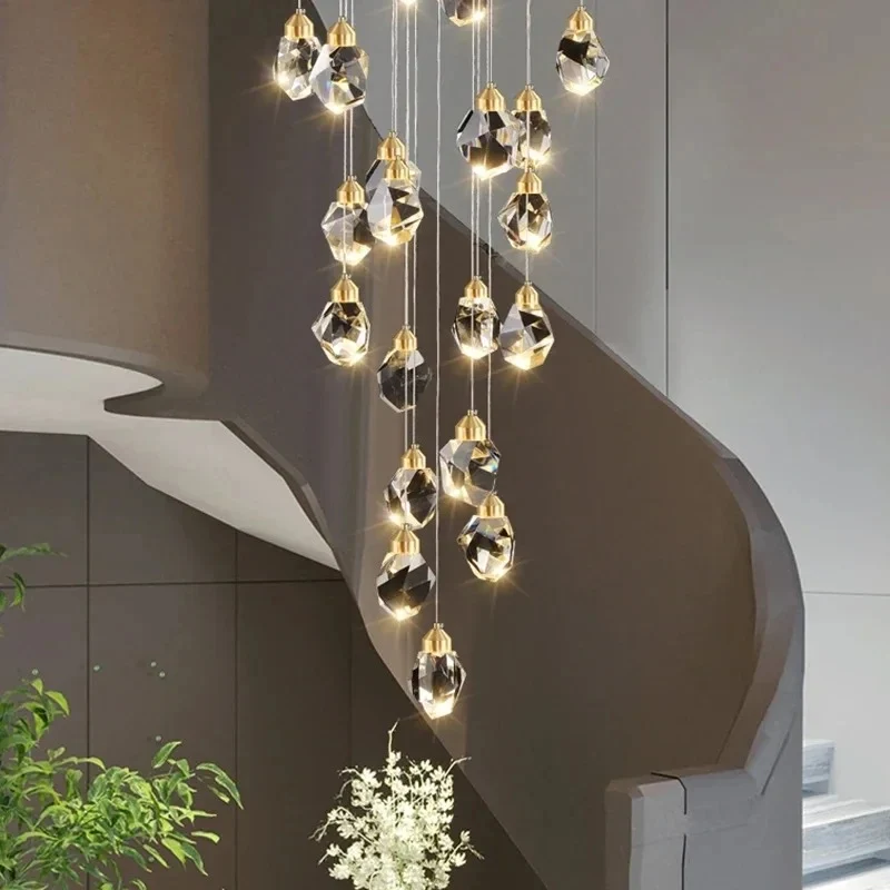 Elegante Hängeleuchte mit luxuriösen Kristallen & warmem Halo – Zénith