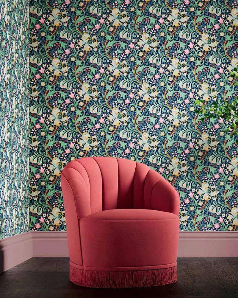 William Morris & Co. Tapet - Golden Lily Twister