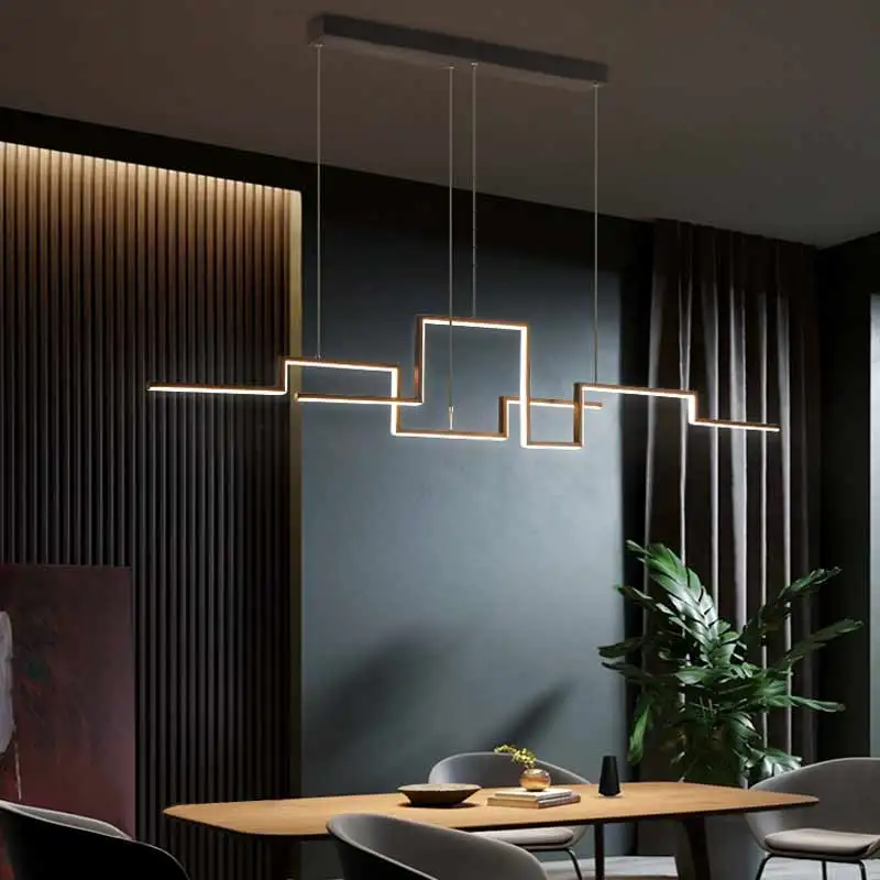Luftiges Design Hängeleuchte mit Goldoberfläche und Majestätischem Ambiente – Vespera