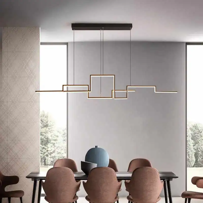 Luftiges Design Hängeleuchte mit Goldoberfläche und Majestätischem Ambiente – Vespera