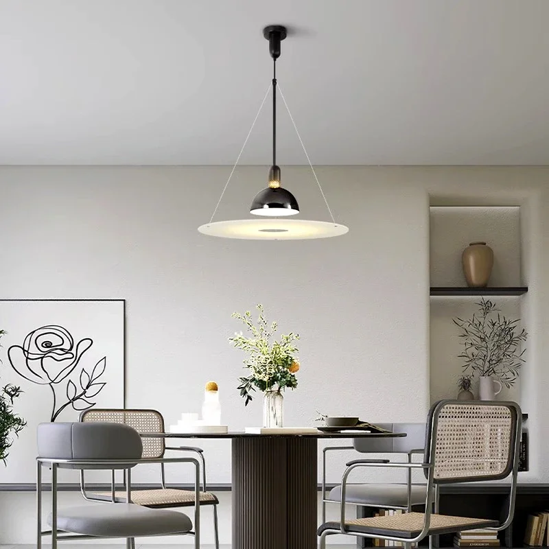 Kreisförmige Design-Deckenleuchte – Alcyon