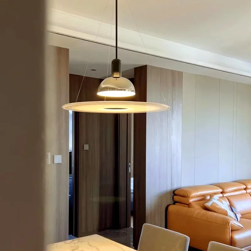 Kreisförmige Design-Deckenleuchte – Alcyon
