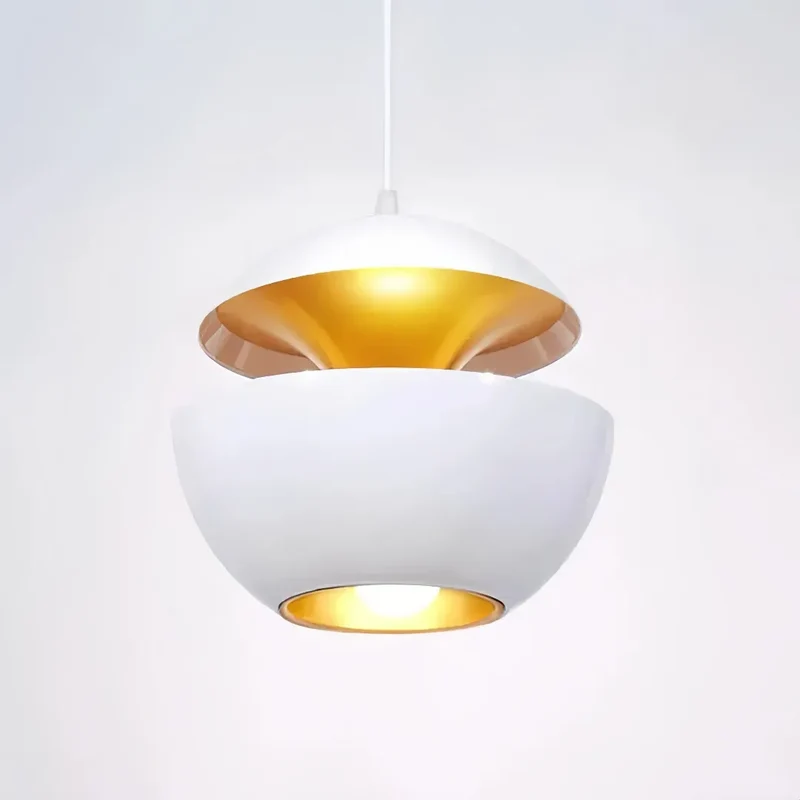 Moderne Kugel-Pendelleuchte aus Metall für Esszimmer und Esstisch