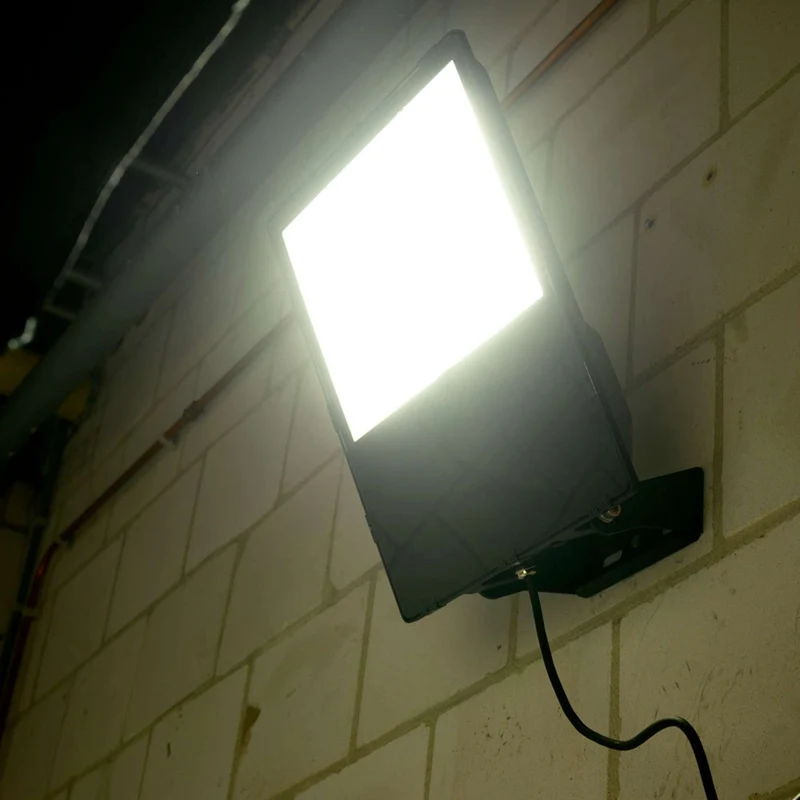 Außen-LED-Strahler 300 Watt CREE 48.000lm IP66 neutralweiß Korrosivität C4 - LED's Light Pro