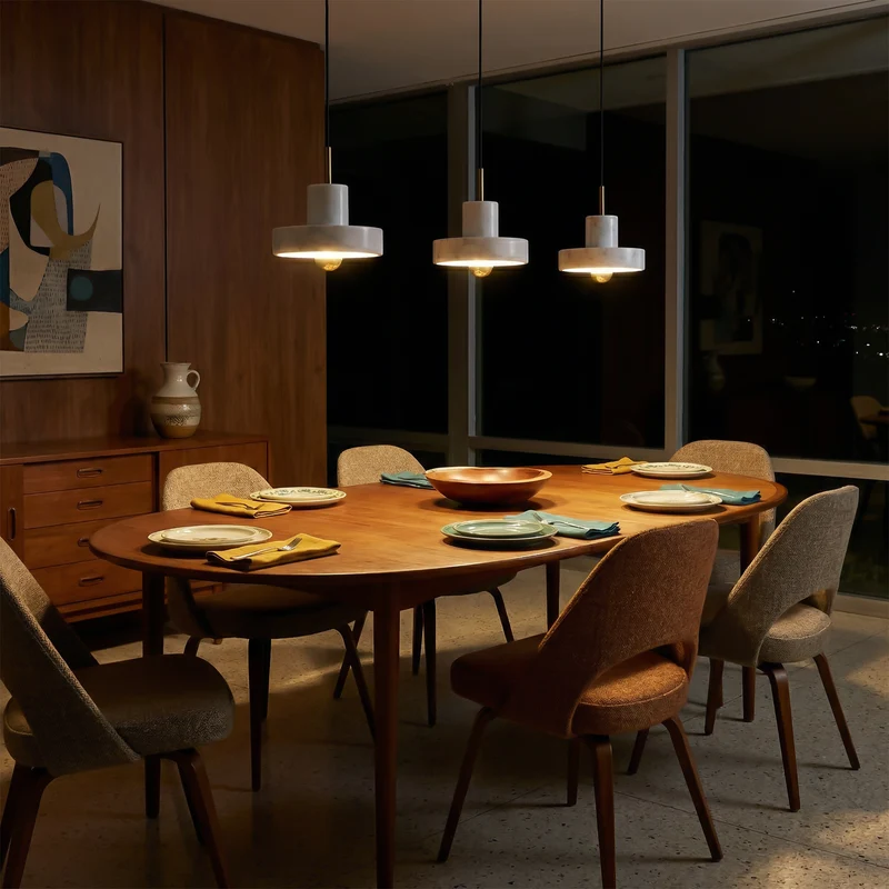 Minimalistische Architektur-Hängeleuchte aus Gold – Dorée