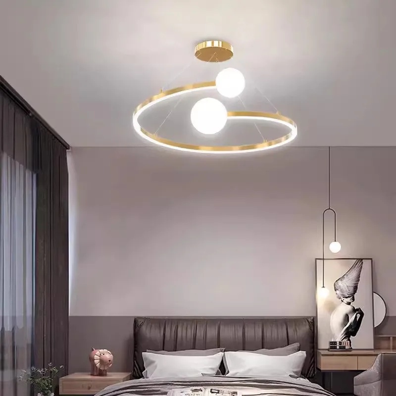 Goldene Design-Deckenleuchte mit minimalistischem und zeitgenössischem Luxus – Zenya