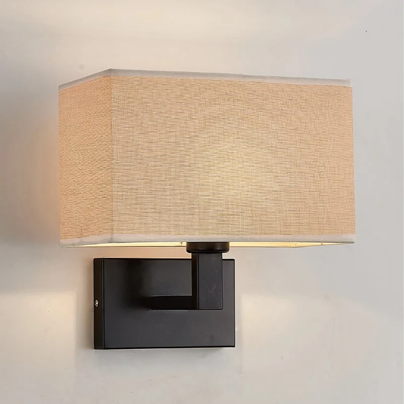 Moderne Stoff Wandleuchte in Braun für Schlafzimmer