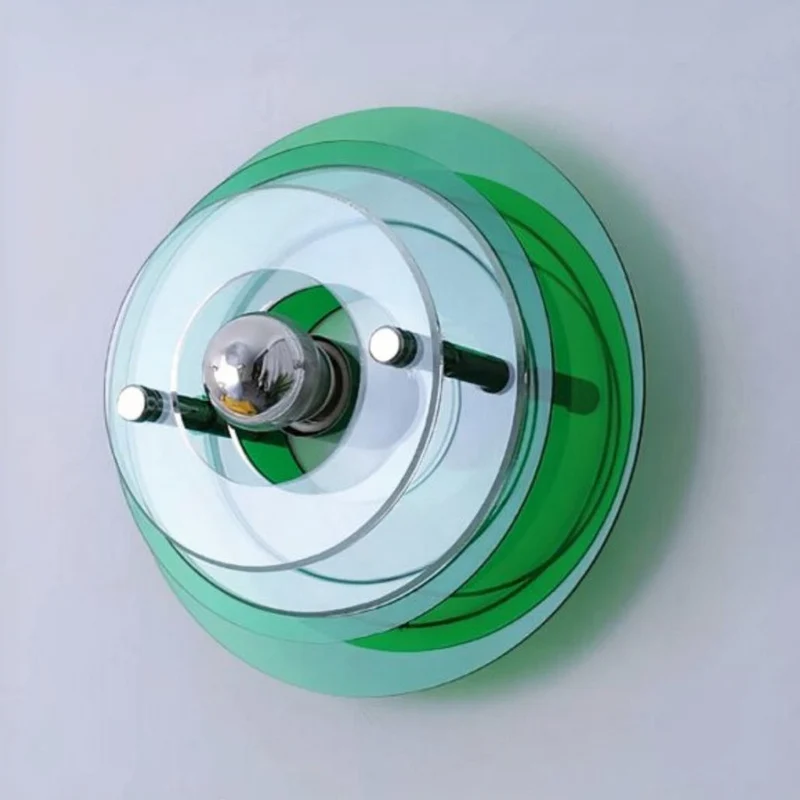Moderne grüne Wandleuchte im UFO-Design aus Acryl für Schlafzimmer