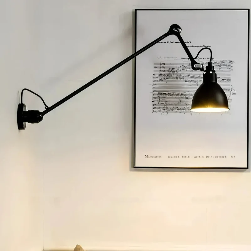 Moderne LED Wandleuchte in Schwarz mit flexiblem Schwenkarm