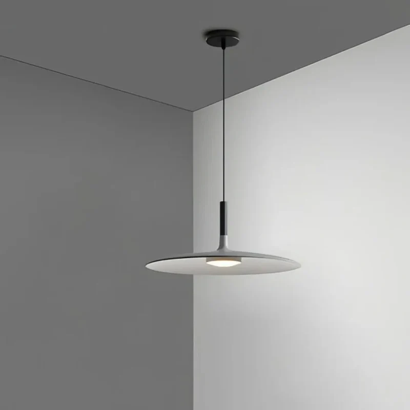 Moderne LED Pendelleuchte im UFO-Design für Esszimmer
