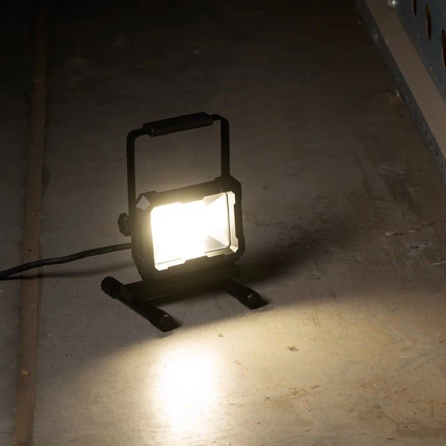 LED-Arbeitsstrahler 30W IP65 1,5m Zuleitung - LED's Work